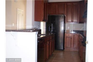 Photo - 4 Bedroom Townhome & Garage - Ashburn