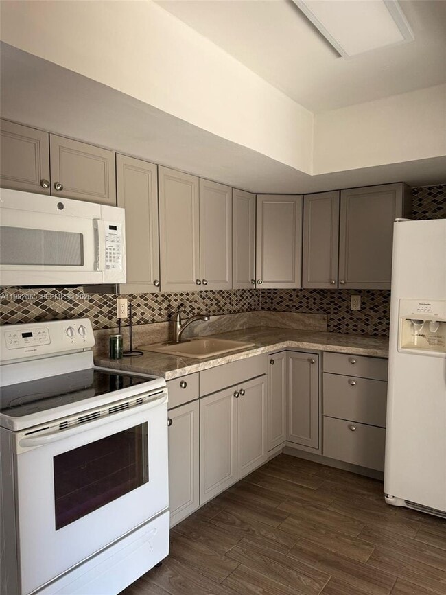 Photo - 5460 SW 38th Ct