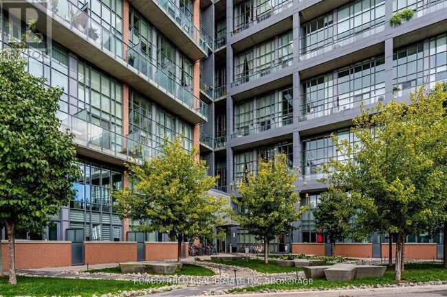 Photo - 5 Hanna Ave Unité Ph 3