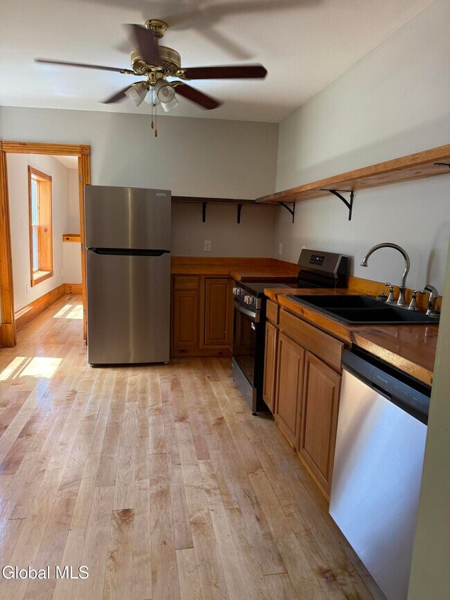 Photo - 30 Broad St Unit Apt 1