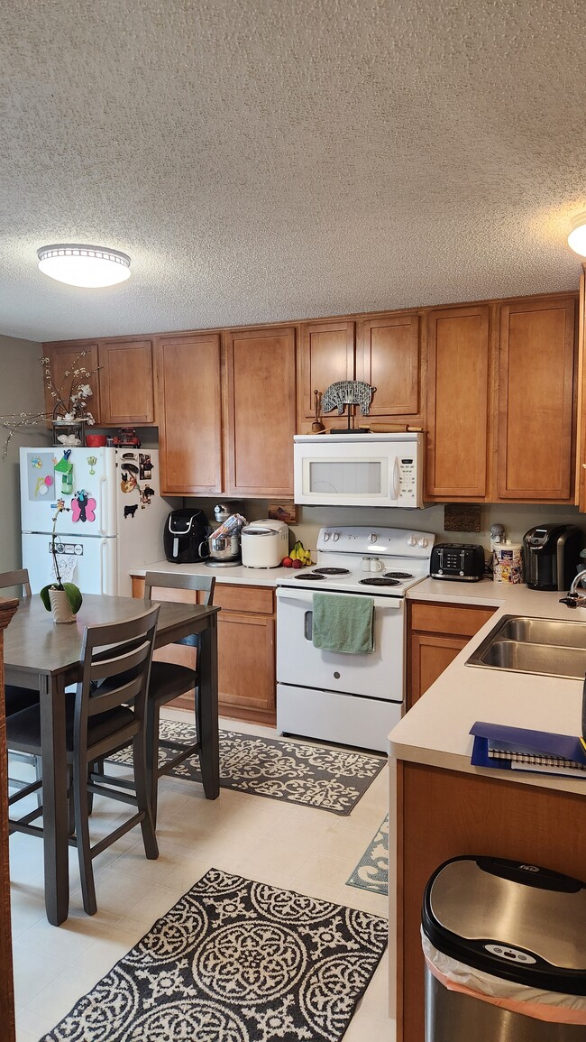 Kitchen - 7274 147th Ln NW