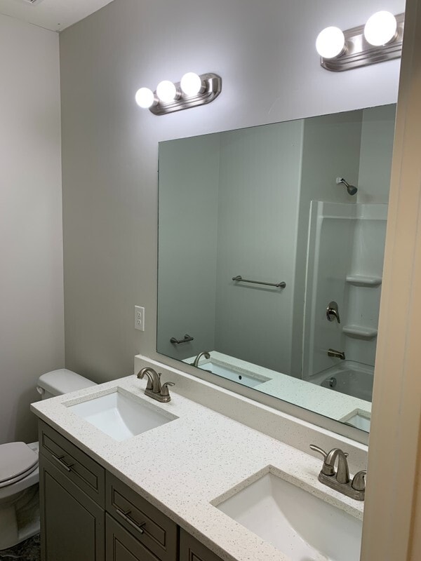 Photo - 19 W 800 N