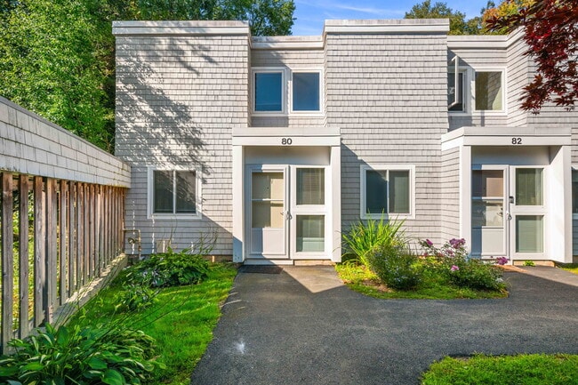 Photo - Lincoln Woods Apartments