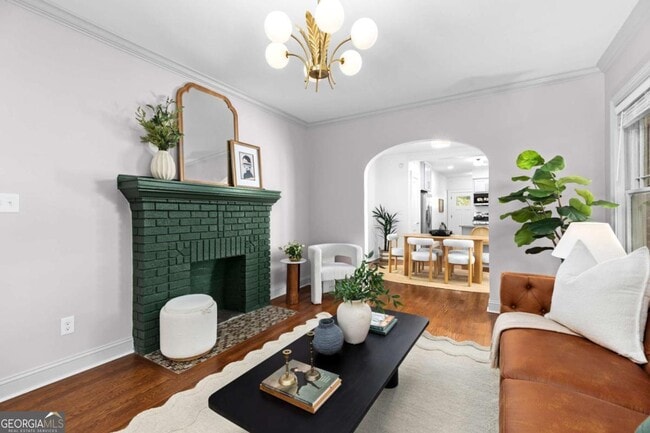 Photo - 987 Alloway Pl SE