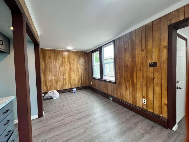 Photo - 801 N Indiana Ave