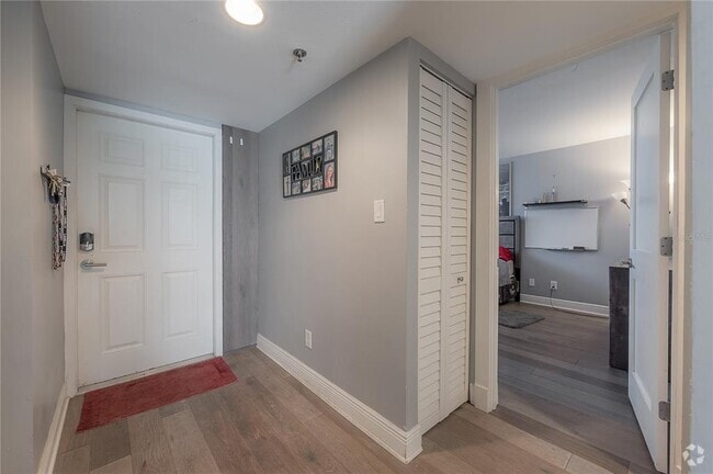 Building Photo - 201 W Laurel St Unit 411 Rental