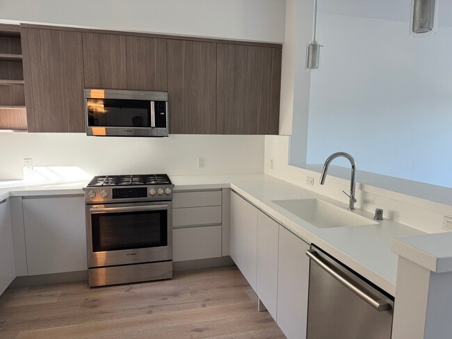 Building Photo - 2747 San Pablo Ave Unit 502