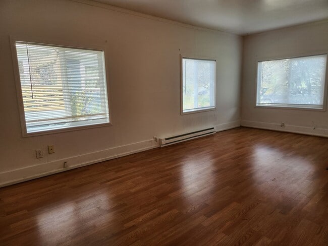 Photo - 1155 Grant St