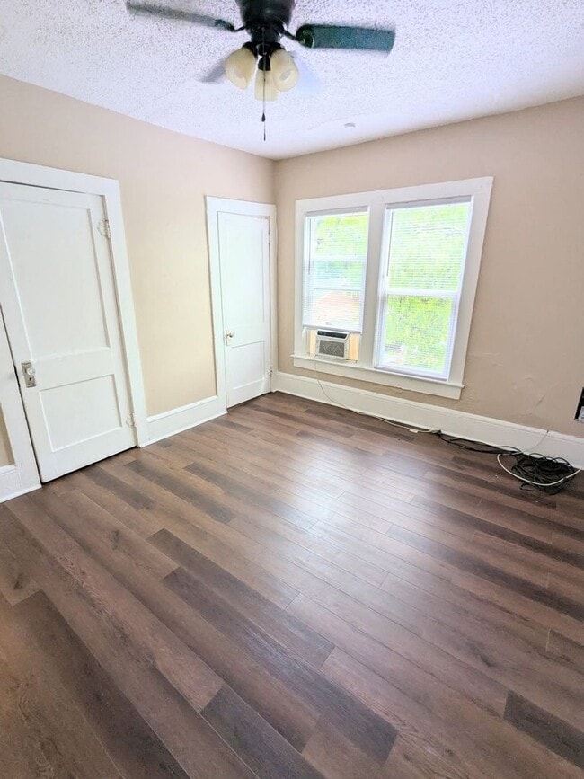 Photo - 635 Tanglewood St Unit 4