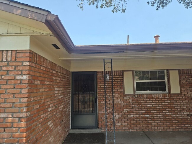 Photo - 11317 Baja Dr NE