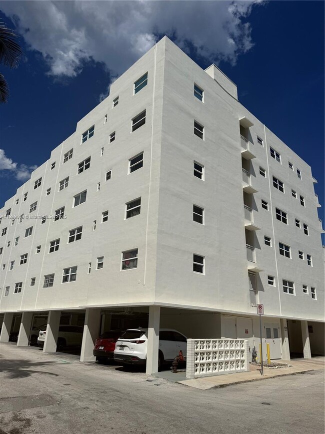 Building Photo - 901 S Surf Rd Unit 306