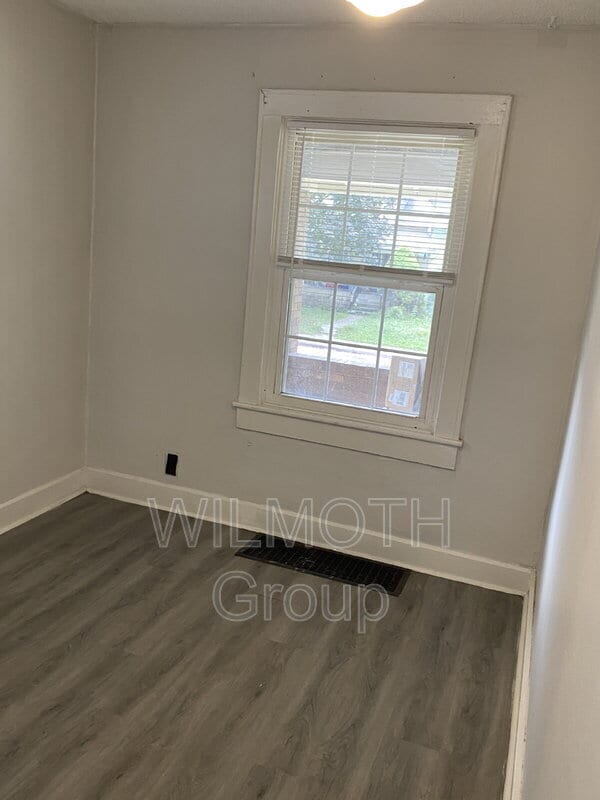 Photo - 1221 N Oxford St