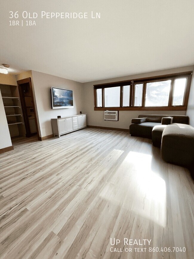 Photo - 36 Old Pepperidge Ln