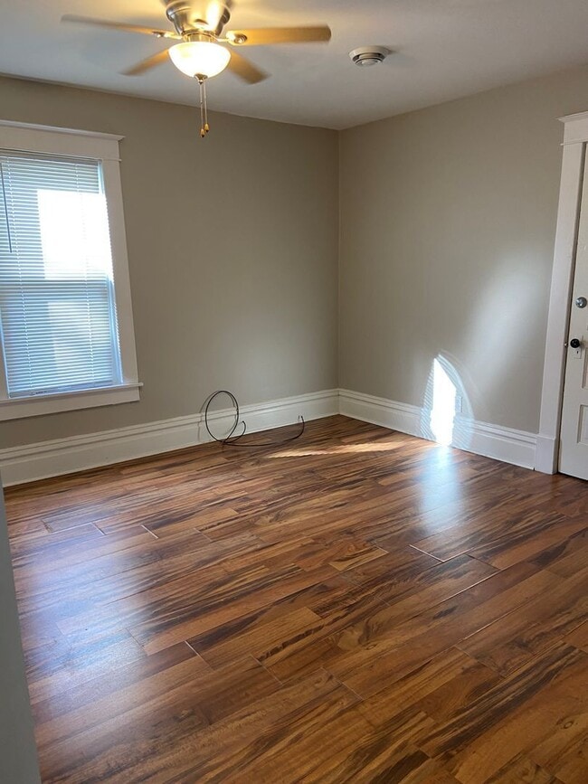 223 E North St Unit 2
