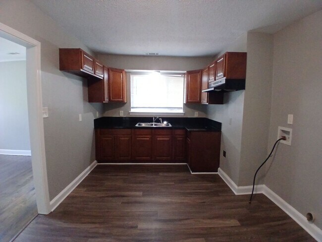 Photo - Updated 1 bedroom 1 bathroom Duplex - Open...