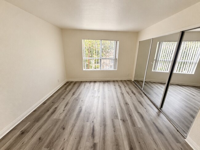 15009 Moorpark St Unit 213