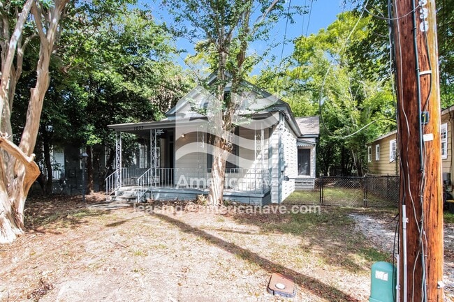 Photo - 1037 32nd St