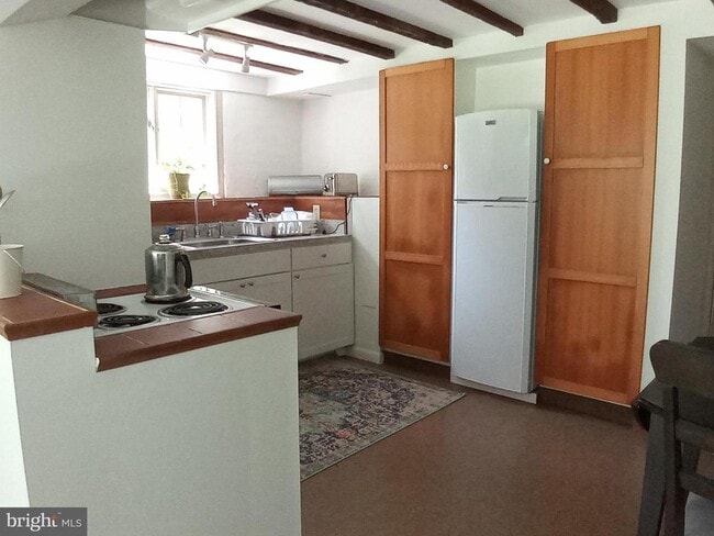 Photo - 360 Marlborough Rd