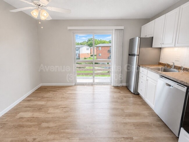 Photo - 35 Cathcart Dr Unit Apartment D