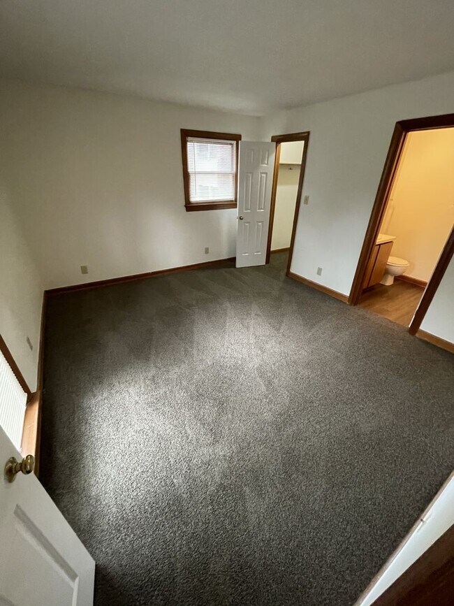 3525 Ivy Commons Dr
