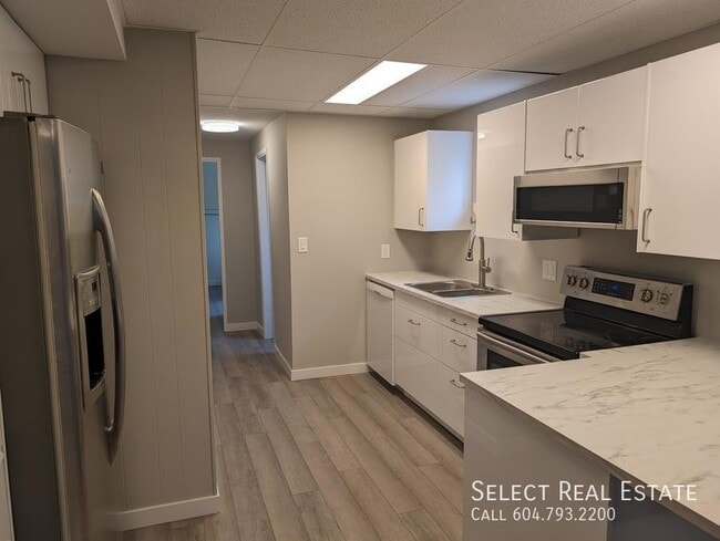 Photo - 45574 Lewis Ave Unit B