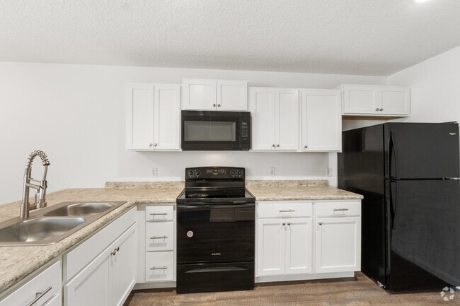 Building Photo - 34 Pine St Unit #B,  B Rental
