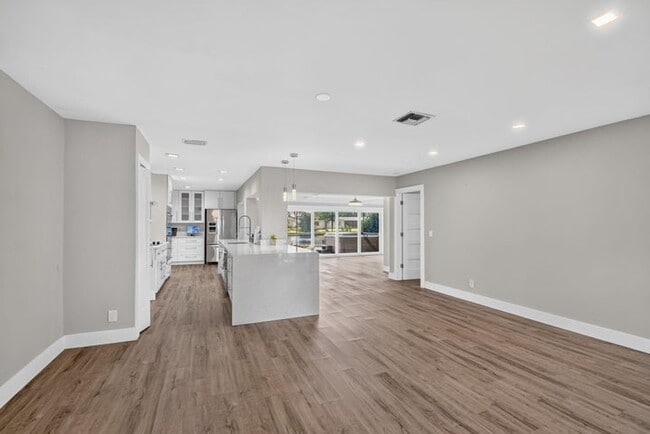 14624 Country Side Ln