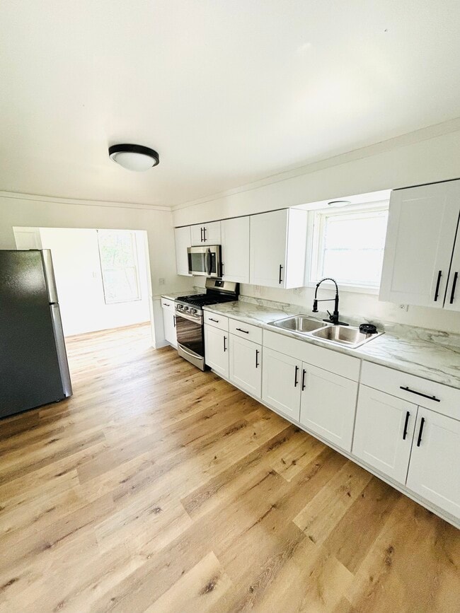 Building Photo - 1170 Stoughton Ave