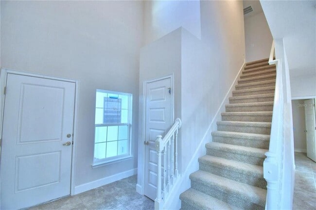 906 Sofia Ln