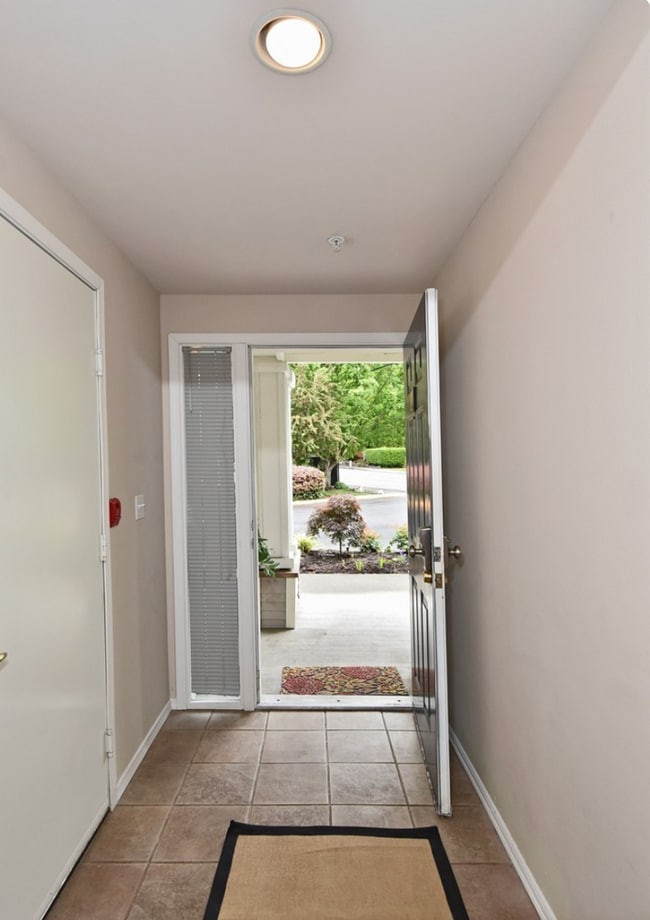 Photo - 16125 Juanita Woodinville Way NE