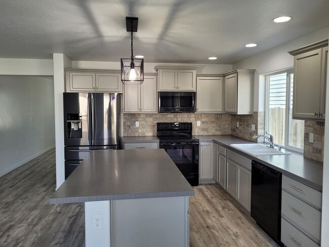 Photo - Spacious Home For Everyone!