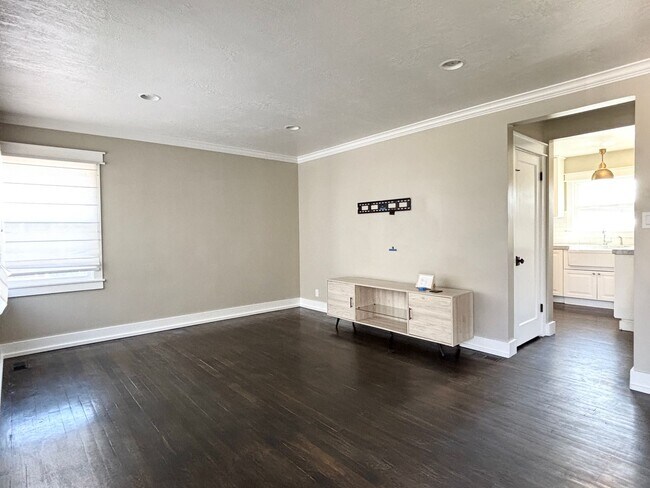Photo - 2054 E Crystal Ave