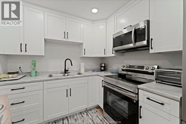 Photo - 1861 Meighen Rd