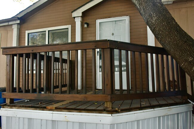 Photo - 180 Westmill Dr