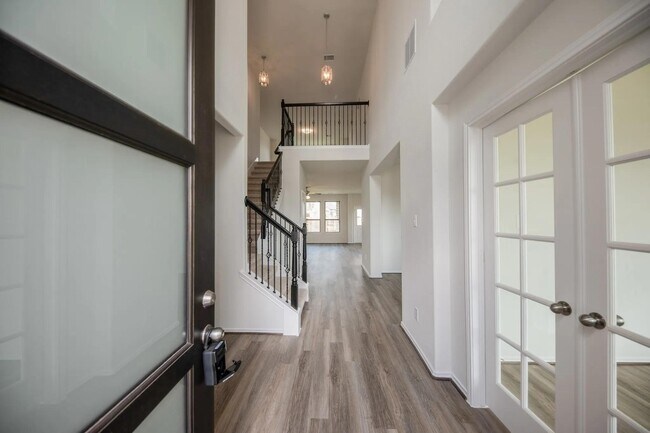 Photo - 32402 Clouser Crawdad Ct