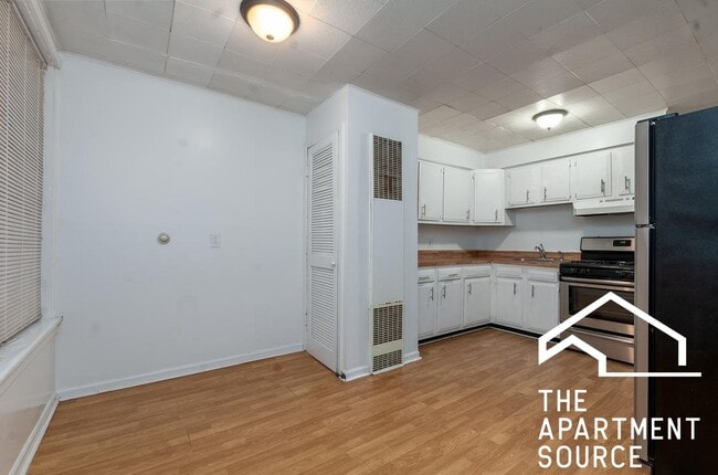 Photo - 1825 N Bissell St