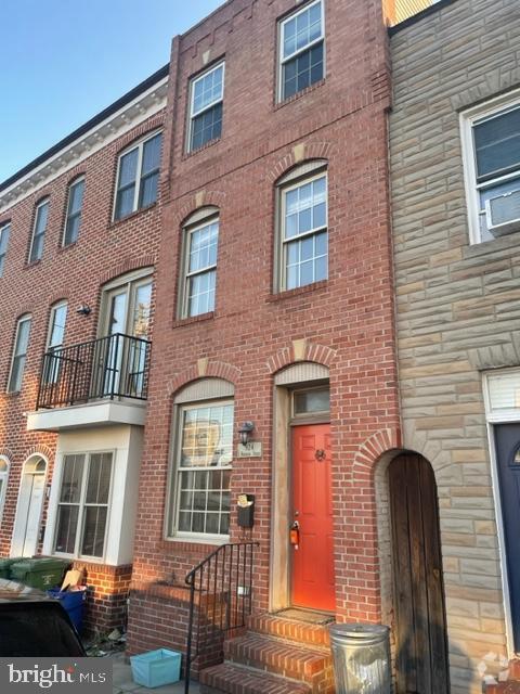 Building Photo - 924 S Robinson St Rental