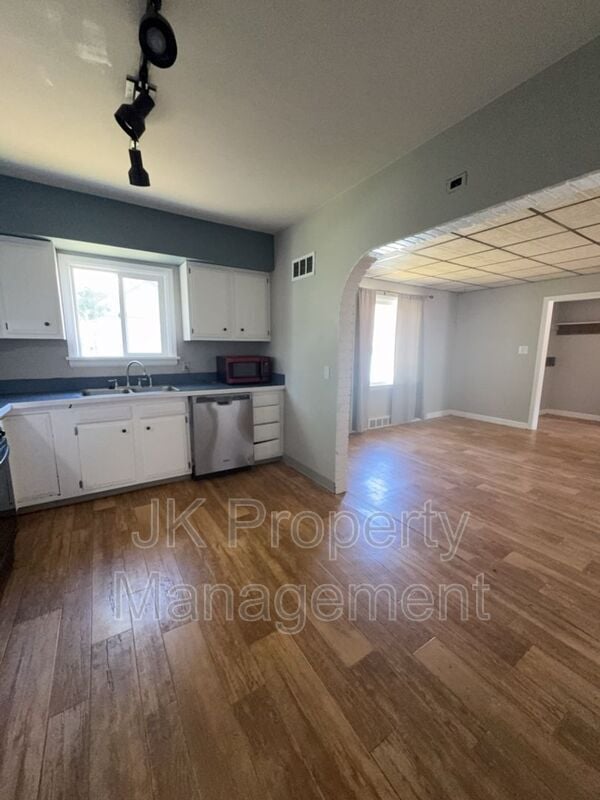 Photo - 816 2nd Ave SW