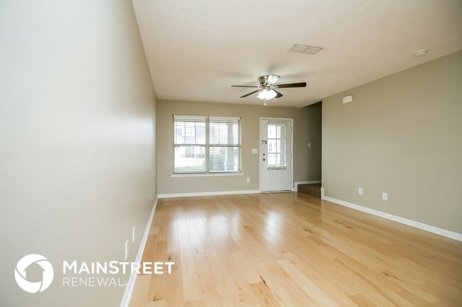 Photo - 415 Hartford Cir