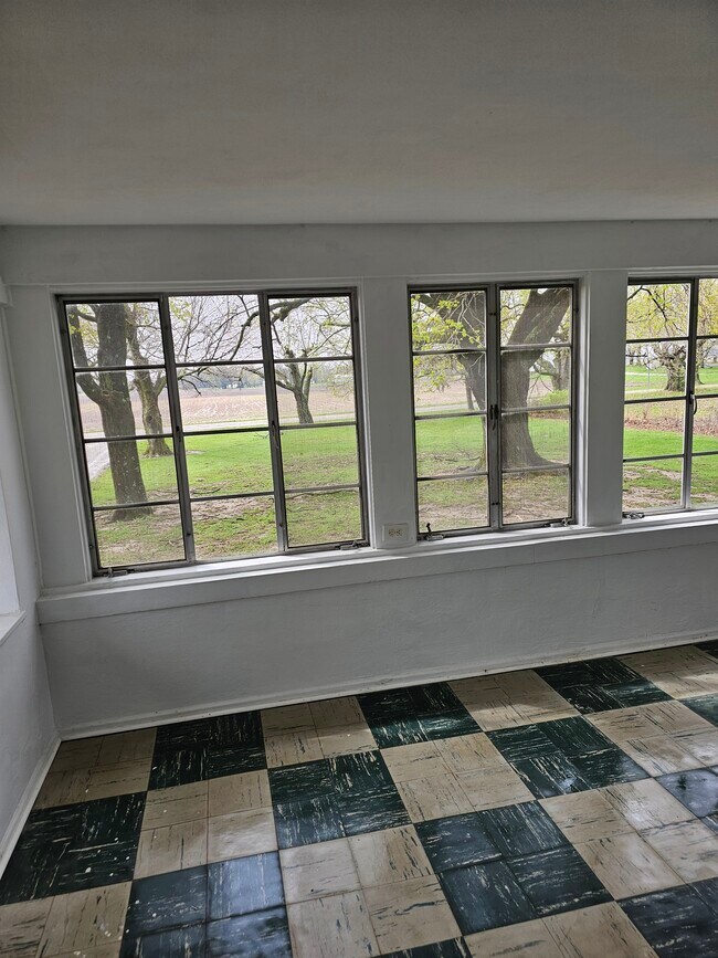 Photo - 5912 W 200 S