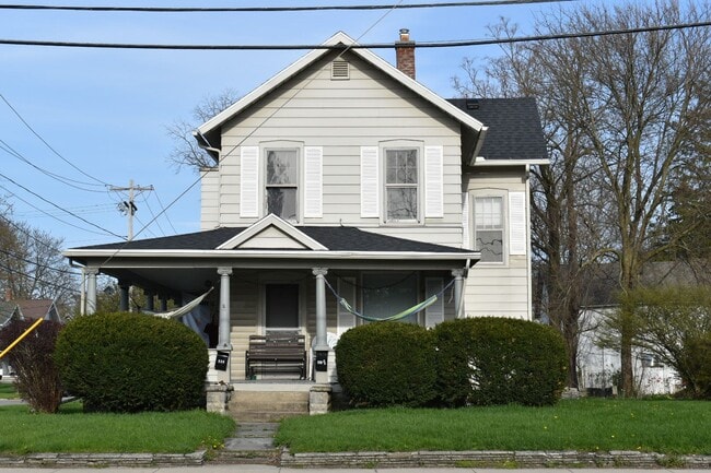 Building Photo - 343 1/2 S. Main Unit 1