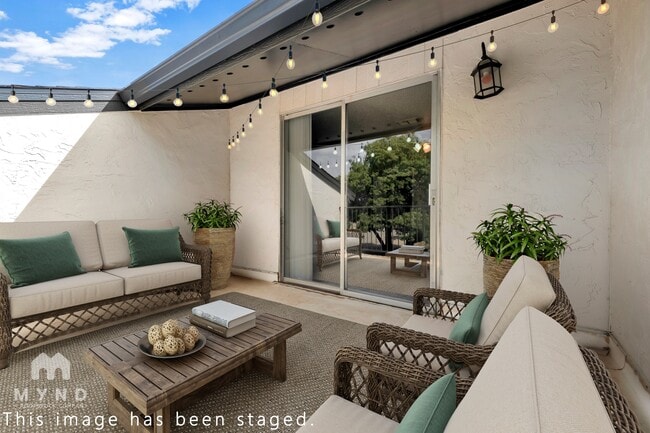 Del Estrado Townhomes