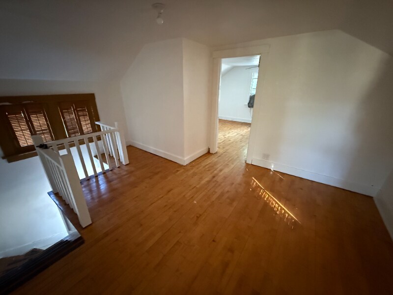 Photo - 908 Island St