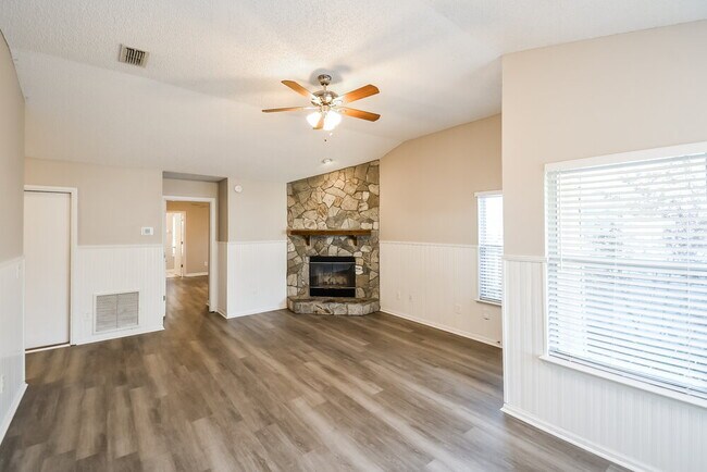 Photo - 278 Carriann Cove Ct