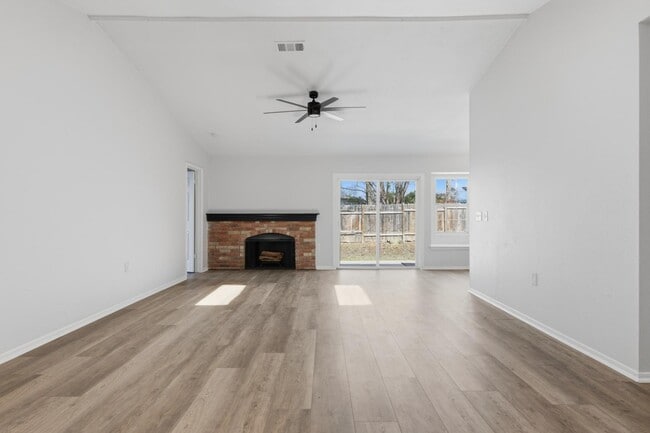 Photo - 9455 Greens Point