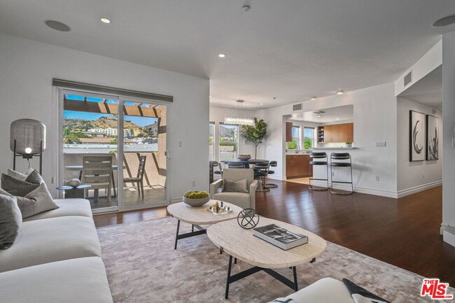 Photo - 1248 Laurel Ave Condo Unit PH#1
