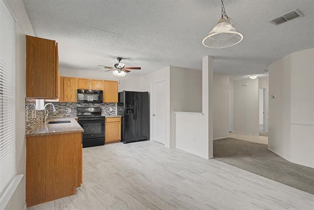 Photo - 1421 Knottingham Dr