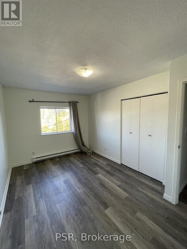 Photo - 43 Manitoba St