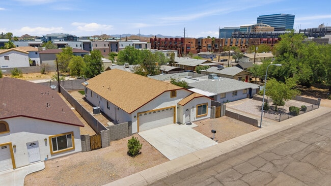 Photo - 512 W Brown St