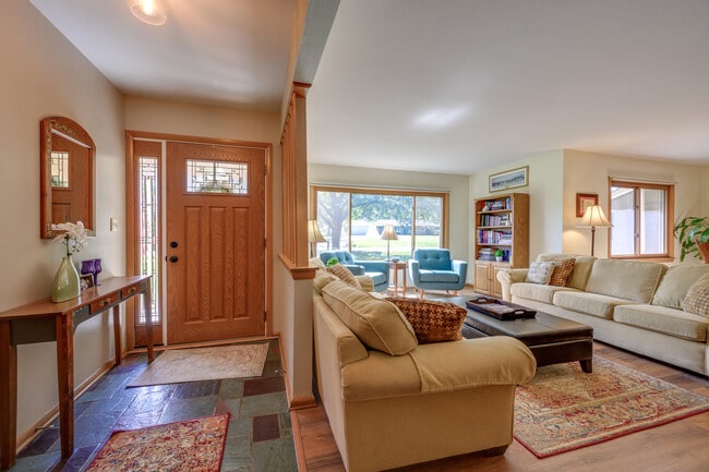 Photo - 2820 St James Ln Apartamento